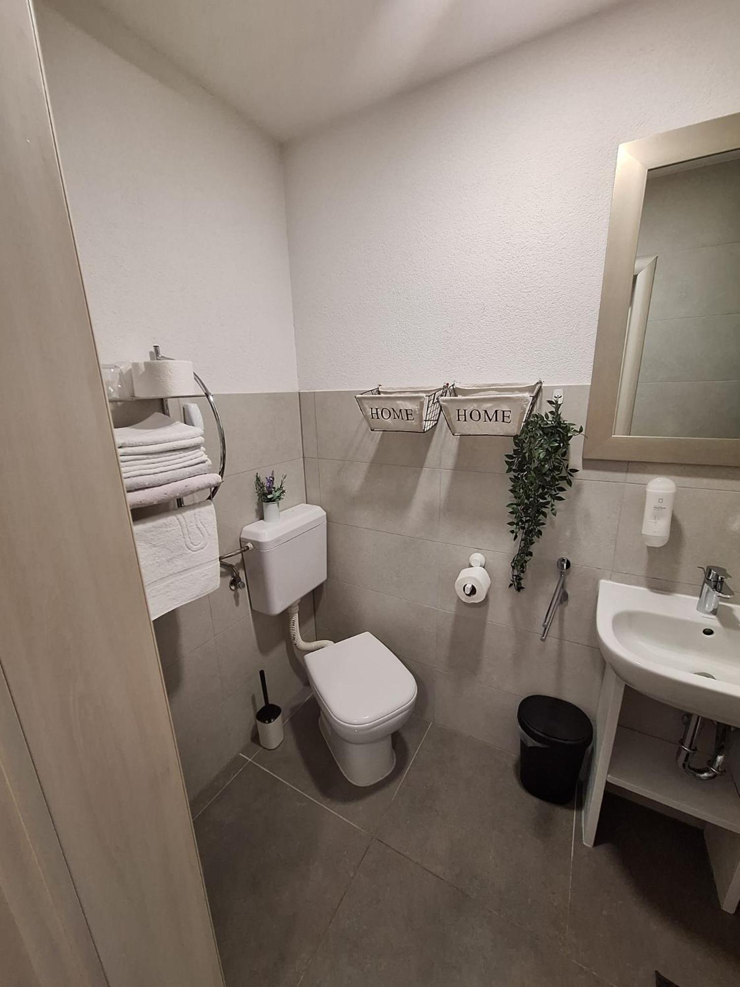 Studio Apartmani Louis I Lola Ζάγκρεμπ Εξωτερικό φωτογραφία