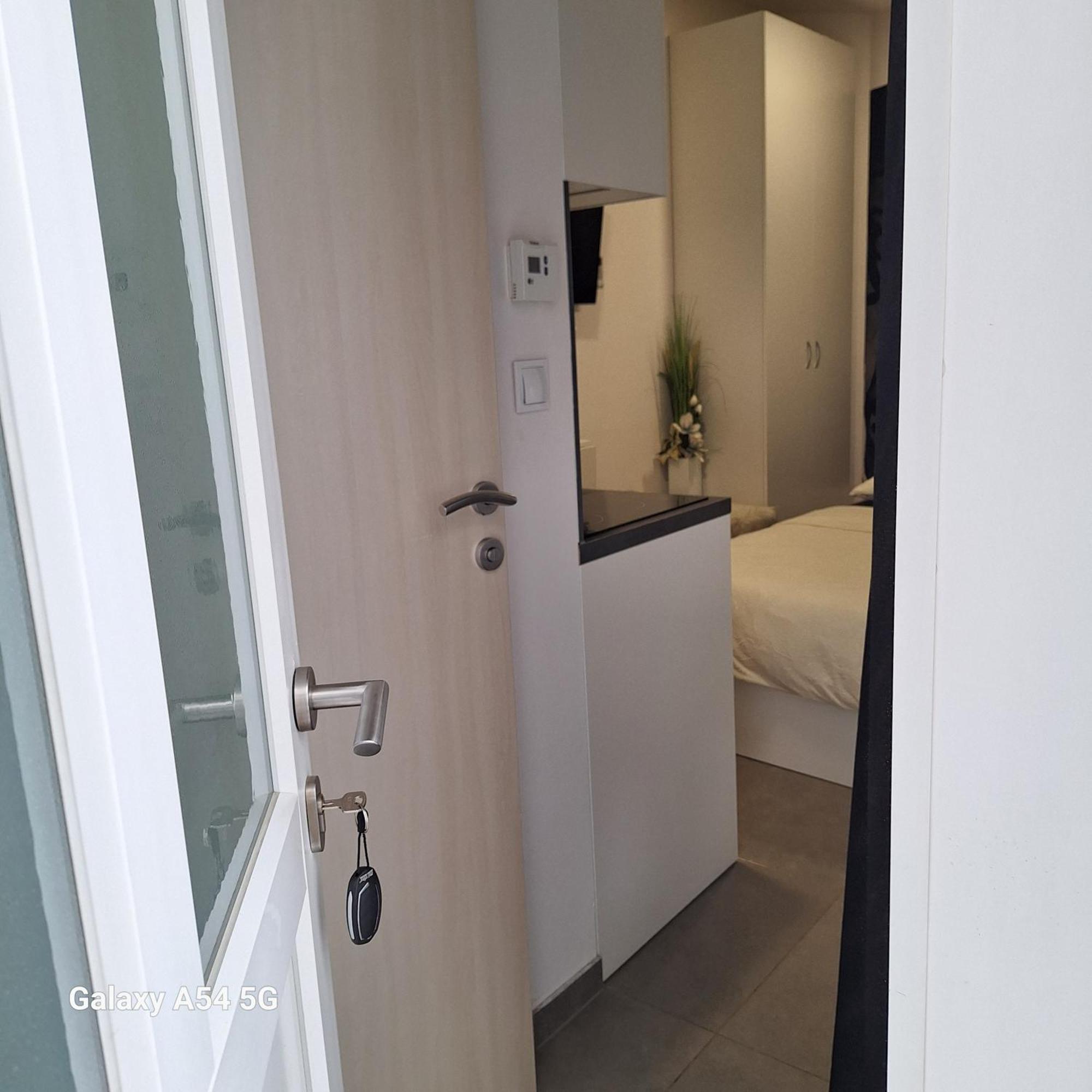 Studio Apartmani Louis I Lola Ζάγκρεμπ Εξωτερικό φωτογραφία