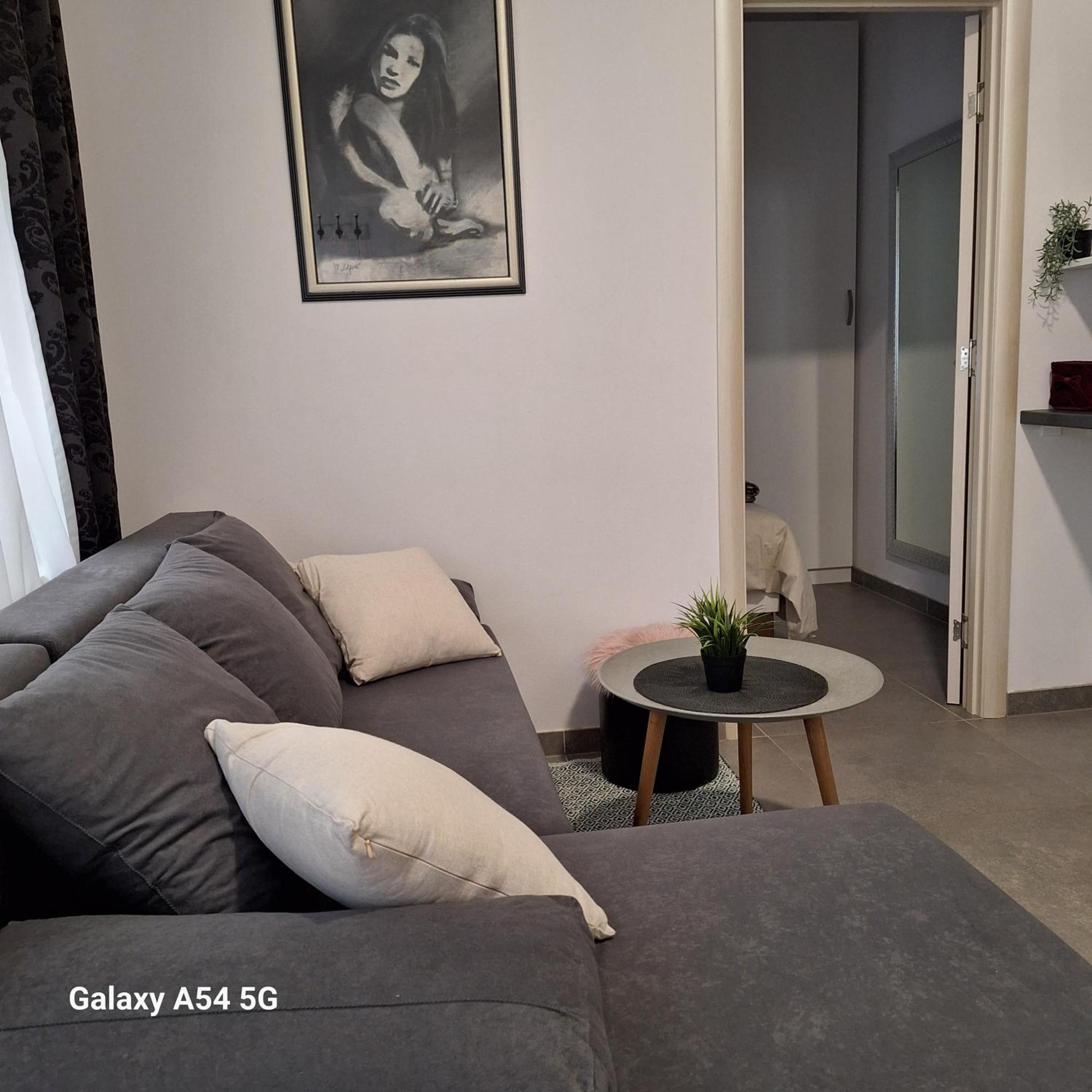 Studio Apartmani Louis I Lola Ζάγκρεμπ Εξωτερικό φωτογραφία