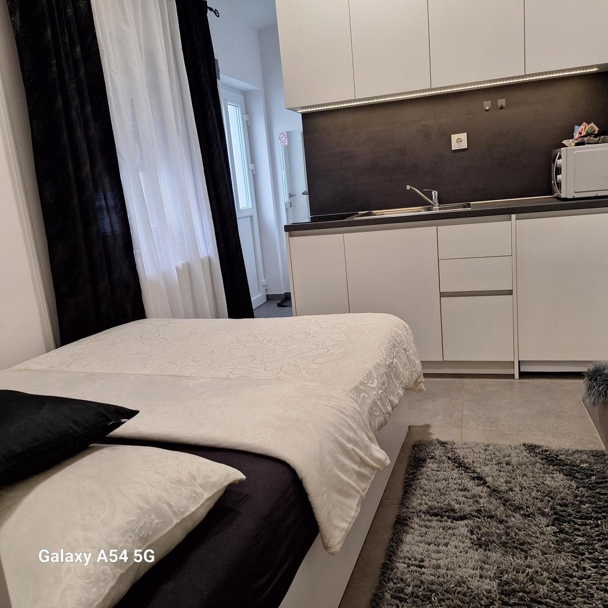 Studio Apartmani Louis I Lola Ζάγκρεμπ Εξωτερικό φωτογραφία