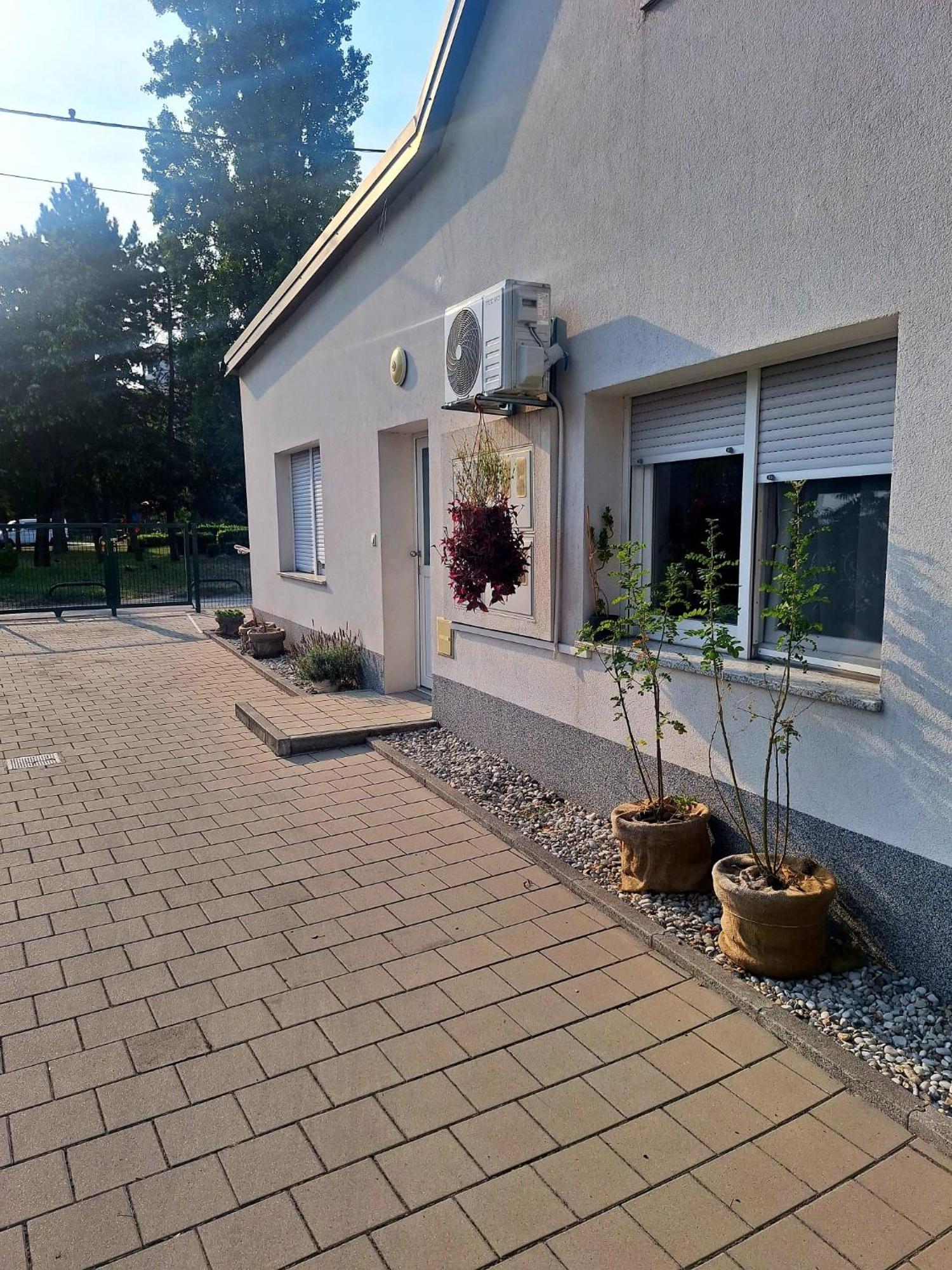 Studio Apartmani Louis I Lola Ζάγκρεμπ Εξωτερικό φωτογραφία